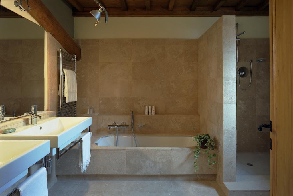 Fattoria Casamora - Suites Pian Di Sco Exterior photo